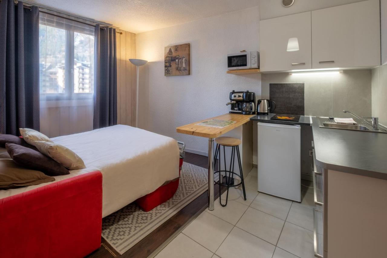 Studio 106 Tanya For 2 People, Cable Car Aiguille Du Midi, Near The City Center Lägenhet Chamonix Exteriör bild